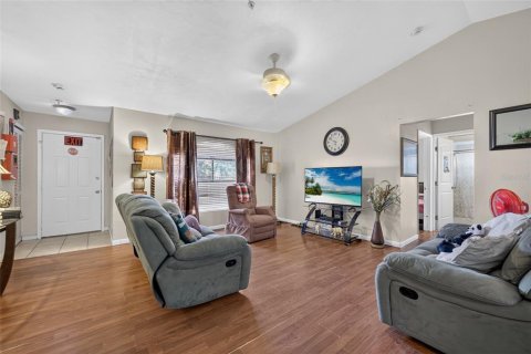 Casa en venta en Deltona, Florida, 3 dormitorios, 139.35 m2 № 2386648 - foto 18