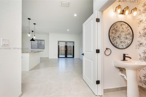 Снять в аренду таунхаус в Хомстед, Флорида 3 спальни, 146.79м2, № 2049300 - фото 10