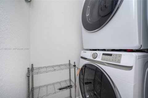 Снять в аренду таунхаус в Хомстед, Флорида 3 спальни, 146.79м2, № 2049300 - фото 25