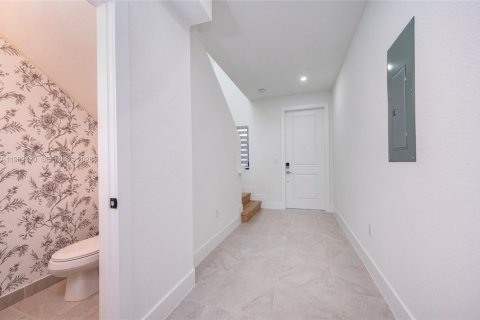 Снять в аренду таунхаус в Хомстед, Флорида 3 спальни, 146.79м2, № 2049300 - фото 11