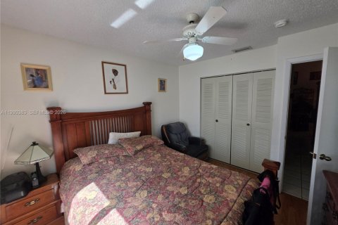 Villa ou maison à vendre à Miami Gardens, Floride: 4 chambres, 132.39 m2 № 2056906 - photo 8