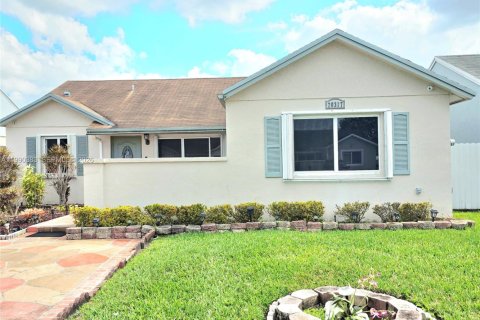 Villa ou maison à vendre à Miami Gardens, Floride: 4 chambres, 132.39 m2 № 2056906 - photo 24