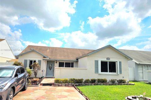 Villa ou maison à vendre à Miami Gardens, Floride: 4 chambres, 132.39 m2 № 2056906 - photo 25