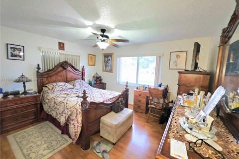 Villa ou maison à vendre à Miami Gardens, Floride: 4 chambres, 132.39 m2 № 2056906 - photo 13