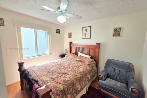 Villa ou maison à vendre à Miami Gardens, Floride: 4 chambres, 132.39 m2 № 2056906 - photo 9