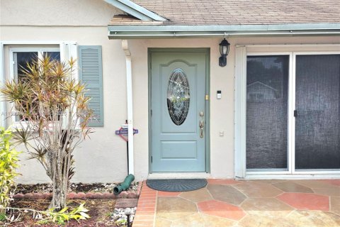 Villa ou maison à vendre à Miami Gardens, Floride: 4 chambres, 132.39 m2 № 2056906 - photo 23