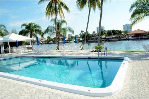 Appartement à louer à Fort Lauderdale, Floride: 1 chambre, 78.97 m2 № 2242677 - photo 7