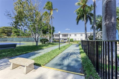 Appartement à louer à Fort Lauderdale, Floride: 1 chambre, 78.97 m2 № 2242677 - photo 3