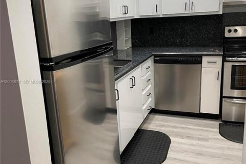Appartement à louer à Fort Lauderdale, Floride: 1 chambre, 78.97 m2 № 2242677 - photo 11