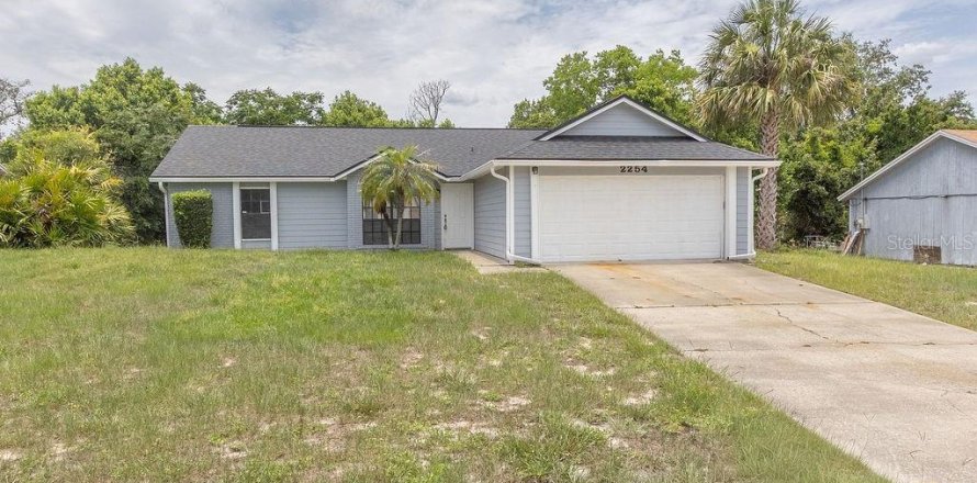 Villa ou maison à Deltona, Floride 3 chambres, 109.9 m2 № 2415075