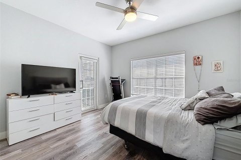 Condo in Tampa, Florida, 1 bedroom  № 2379669 - photo 24