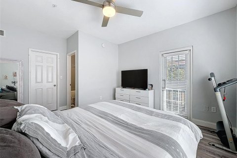 Condo in Tampa, Florida, 1 bedroom  № 2379669 - photo 27