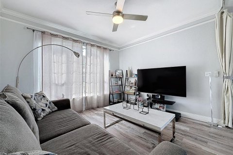 Condo in Tampa, Florida, 1 bedroom  № 2379669 - photo 11