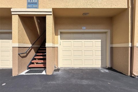 Condo in Tampa, Florida, 1 bedroom  № 2379669 - photo 4
