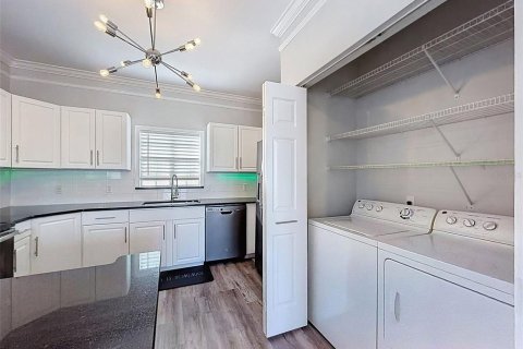 Condo in Tampa, Florida, 1 bedroom  № 2379669 - photo 19