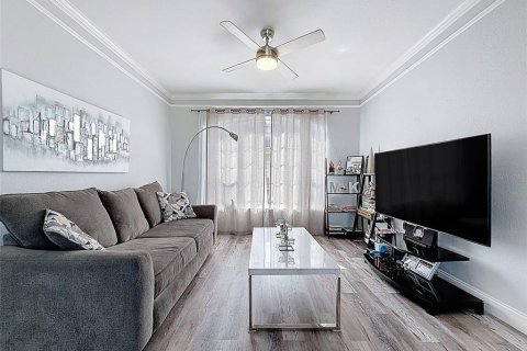Condo in Tampa, Florida, 1 bedroom  № 2379669 - photo 9