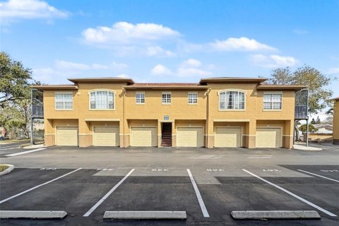 Condo in Tampa, Florida, 1 bedroom  № 2379669 - photo 2