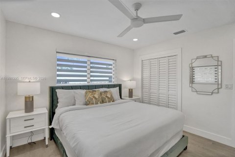 Villa ou maison à louer à Hollywood, Floride: 8 chambres, 355.35 m2 № 2297397 - photo 22