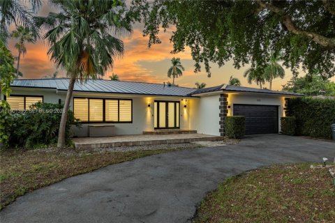Villa ou maison à louer à Hollywood, Floride: 8 chambres, 355.35 m2 № 2297397 - photo 4
