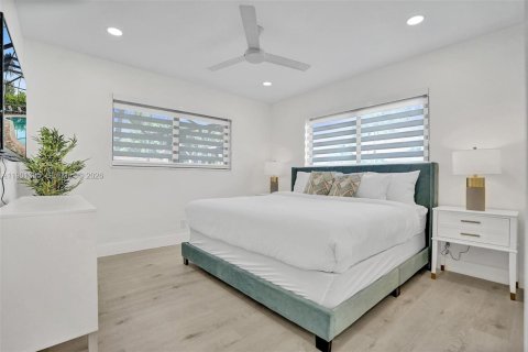 Villa ou maison à louer à Hollywood, Floride: 8 chambres, 355.35 m2 № 2297397 - photo 21