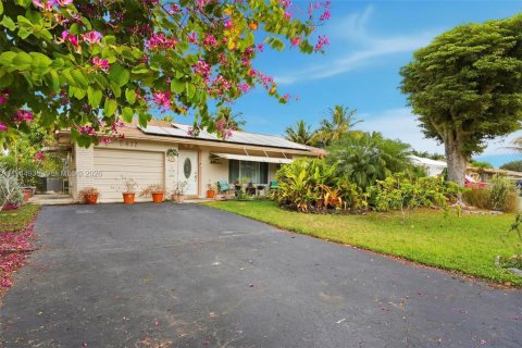 House in Tamarac, Florida 2 bedrooms, 151.62 sq.m. № 2002352 - photo 27