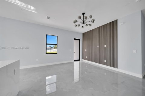 House in Lehigh Acres, Florida 3 bedrooms № 1891328 - photo 11