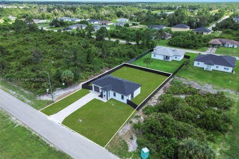 House in Lehigh Acres, Florida 3 bedrooms № 1891328 - photo 6