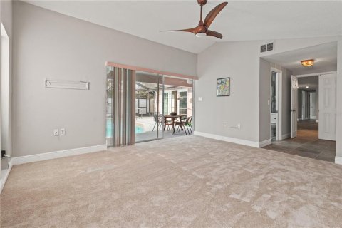 House in New Port Richey, Florida 3 bedrooms, 152.17 sq.m. № 1796620 - photo 14
