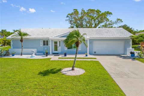Villa ou maison à vendre à Punta Gorda, Floride: 2 chambres, 106.65 m2 № 1824088 - photo 1