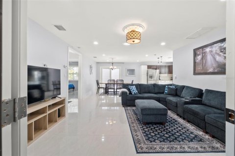 Villa ou maison à louer à Saint Pete Beach, Floride: 3 chambres, 174.28 m2 № 1740256 - photo 4