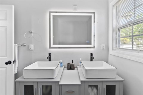Villa ou maison à louer à Saint Pete Beach, Floride: 3 chambres, 174.28 m2 № 1740256 - photo 22