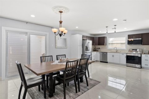 Villa ou maison à louer à Saint Pete Beach, Floride: 3 chambres, 174.28 m2 № 1740256 - photo 11