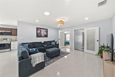 Villa ou maison à louer à Saint Pete Beach, Floride: 3 chambres, 174.28 m2 № 1740256 - photo 8