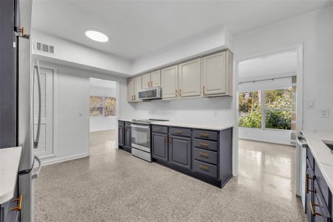 House in Orlando, Florida 3 bedrooms, 156.45 sq.m. № 1853657 - photo 14