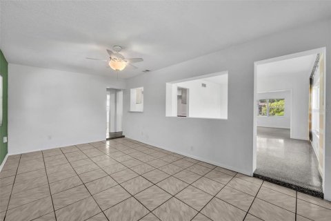 House in Orlando, Florida 3 bedrooms, 156.45 sq.m. № 1853657 - photo 12