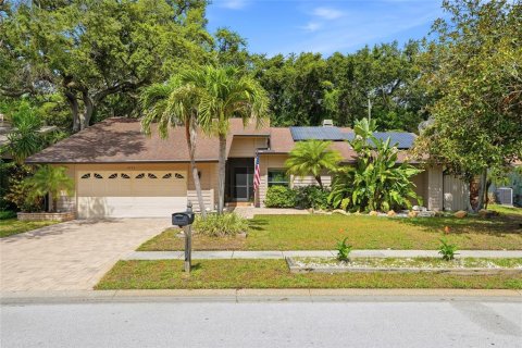 House in Palm Harbor, Florida 3 bedrooms, 182.27 sq.m. № 2195938 - photo 2