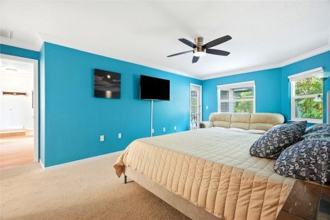 House in Palm Harbor, Florida 3 bedrooms, 182.27 sq.m. № 2195938 - photo 18