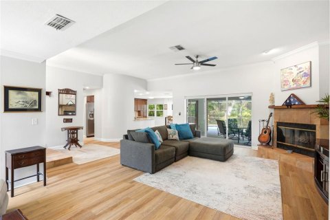 House in Palm Harbor, Florida 3 bedrooms, 182.27 sq.m. № 2195938 - photo 6
