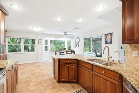 House in Palm Harbor, Florida 3 bedrooms, 182.27 sq.m. № 2195938 - photo 15