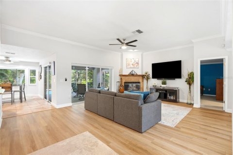 House in Palm Harbor, Florida 3 bedrooms, 182.27 sq.m. № 2195938 - photo 7