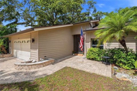 House in Palm Harbor, Florida 3 bedrooms, 182.27 sq.m. № 2195938 - photo 4