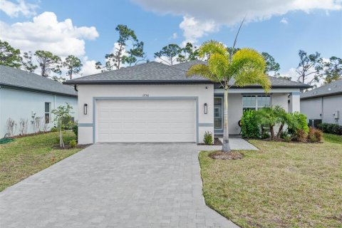 House in Port Charlotte, Florida 3 bedrooms, 159.42 sq.m. № 2147522