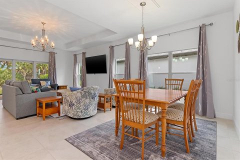 House in Port Charlotte, Florida 3 bedrooms, 159.42 sq.m. № 2147522 - photo 11