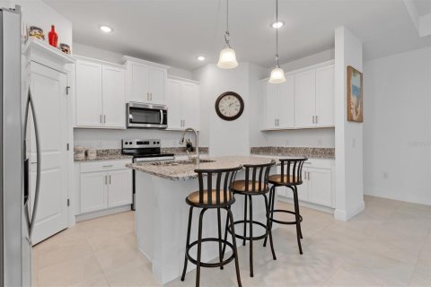 House in Port Charlotte, Florida 3 bedrooms, 159.42 sq.m. № 2147522 - photo 12