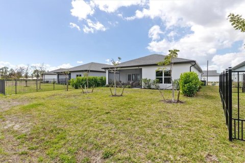 House in Port Charlotte, Florida 3 bedrooms, 159.42 sq.m. № 2147522 - photo 27