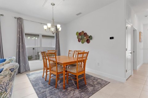 House in Port Charlotte, Florida 3 bedrooms, 159.42 sq.m. № 2147522 - photo 10