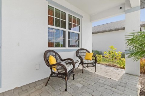 House in Port Charlotte, Florida 3 bedrooms, 159.42 sq.m. № 2147522 - photo 4