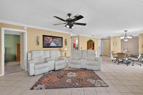 Villa ou maison à vendre à The Villages, Floride: 2 chambres, 101.64 m2 № 2430542 - photo 12