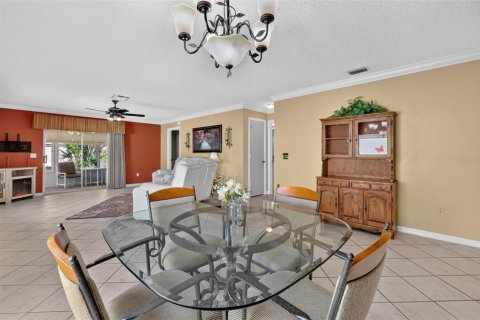 Villa ou maison à vendre à The Villages, Floride: 2 chambres, 101.64 m2 № 2430542 - photo 14