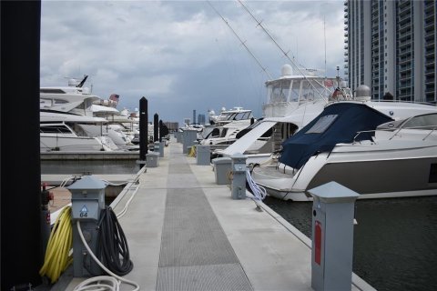 Commercial property in North Miami Beach, Florida № 2083124 - photo 7